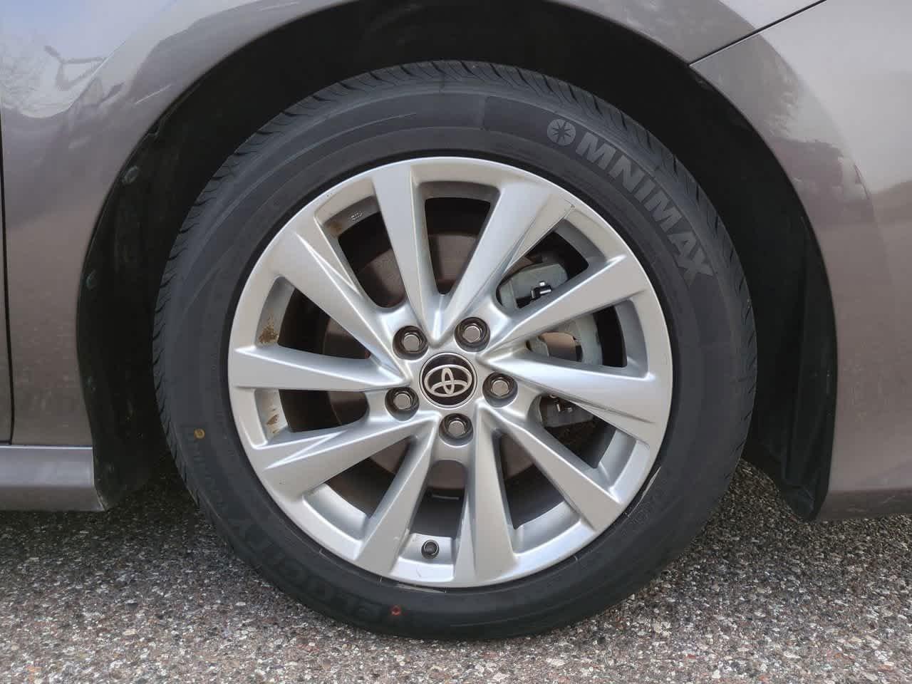 Toyota Camry Le Fwd 4Dr Car - Thumbnail 12