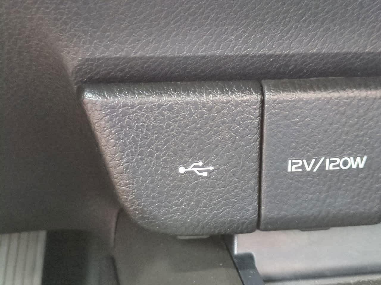 Toyota Camry Le Fwd 4Dr Car - Thumbnail 20