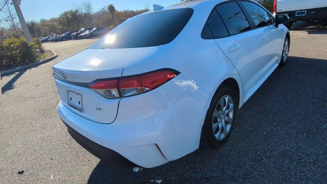 Toyota Corolla Le Fwd 4Dr Car - Thumbnail 2