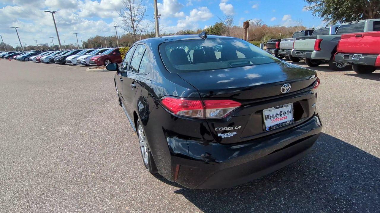 Toyota Corolla Le Fwd 4Dr Car - Thumbnail 2