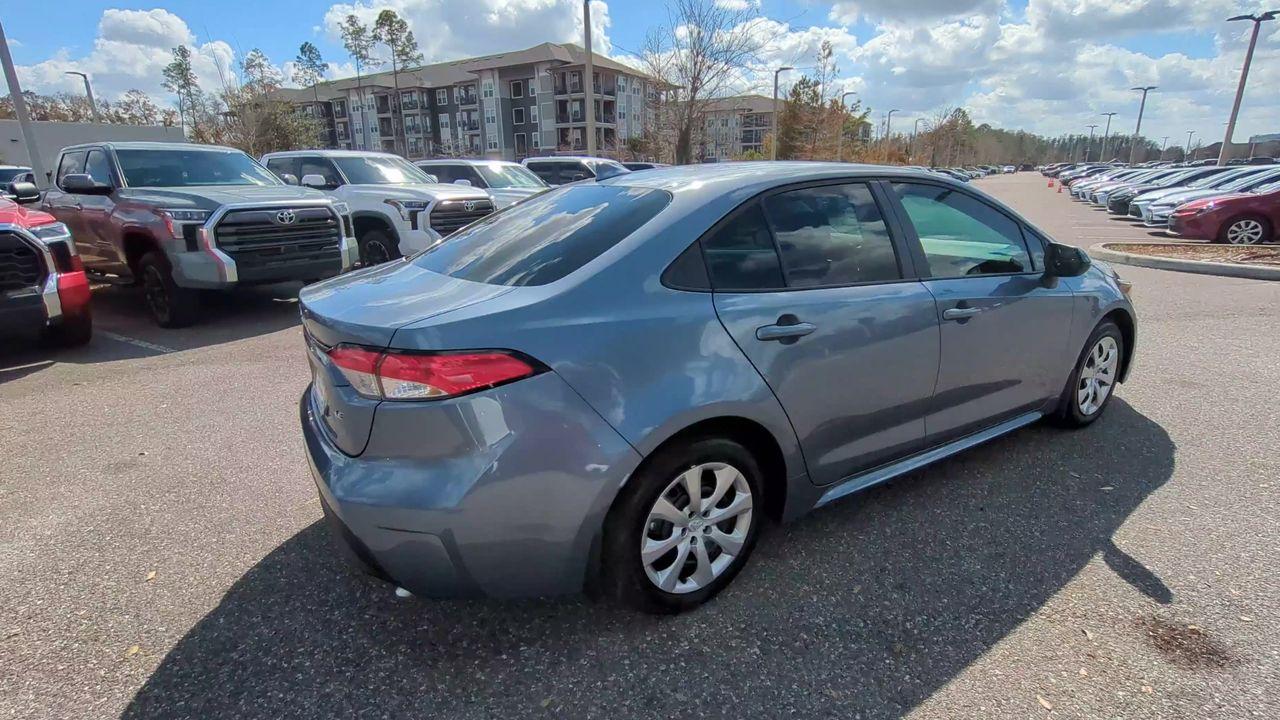 Toyota Corolla Le Fwd 4Dr Car - Thumbnail 2