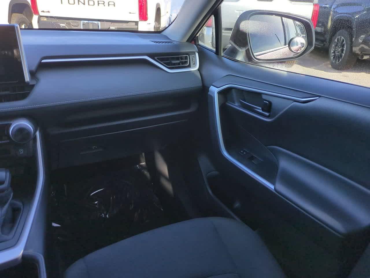 Toyota Rav4 Le Fwd Sport Utility - Thumbnail 17