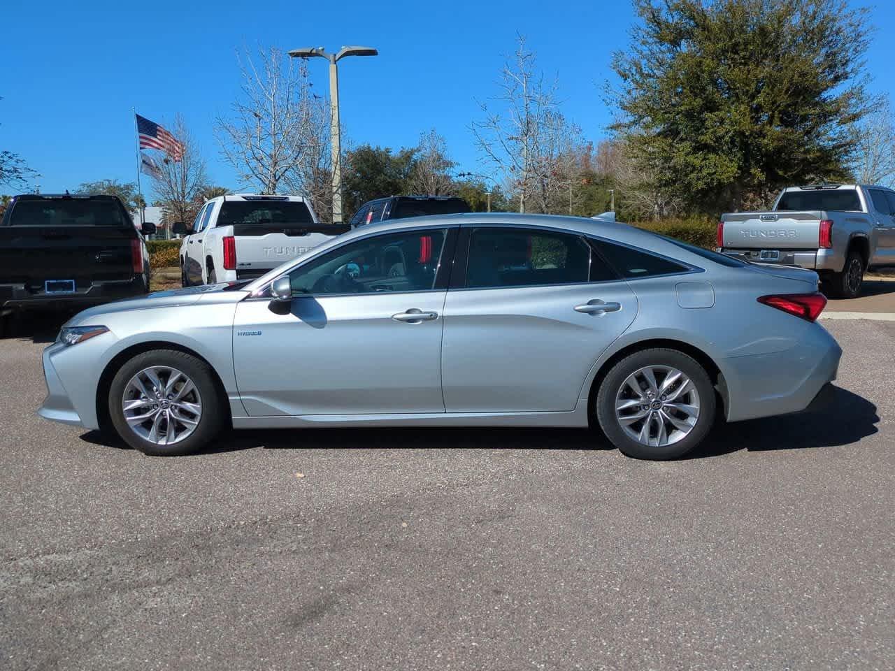 Toyota Avalon Hybrid Xle Fwd 4Dr Car - Thumbnail 4