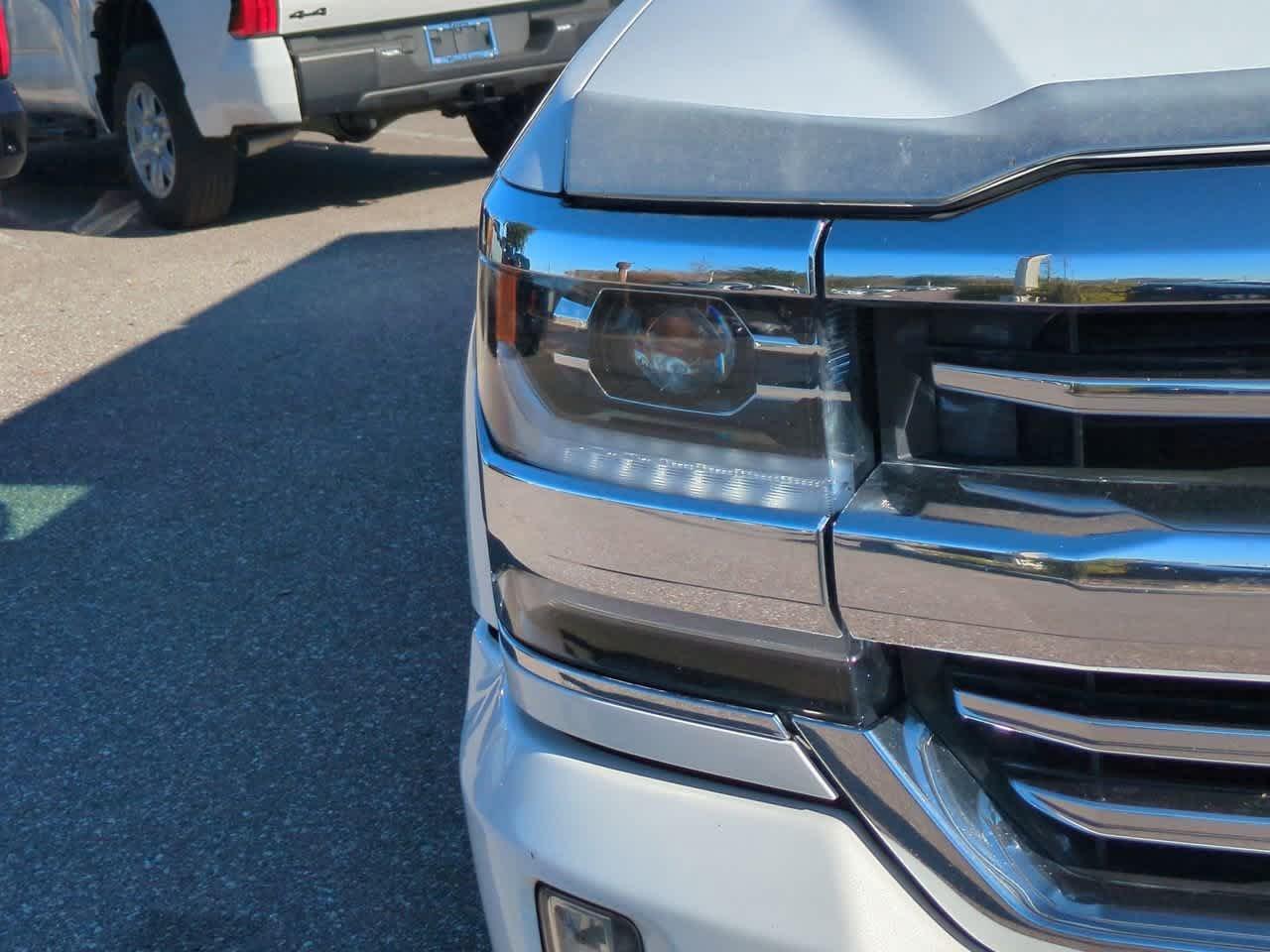 Chevrolet Silverado 1500 High Country Rwd Crew Cab - Thumbnail 11