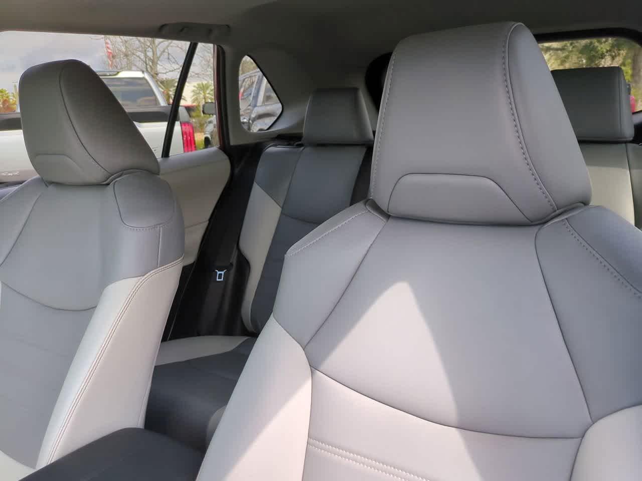 Toyota Rav4 Xle Premium Fwd Sport Utility - Thumbnail 9