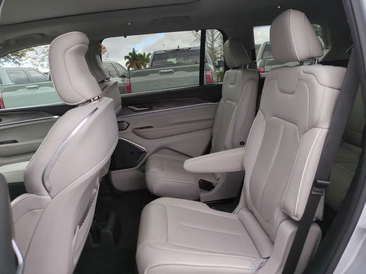 Jeep Grand Cherokee L Overland Rwd - Thumbnail 15