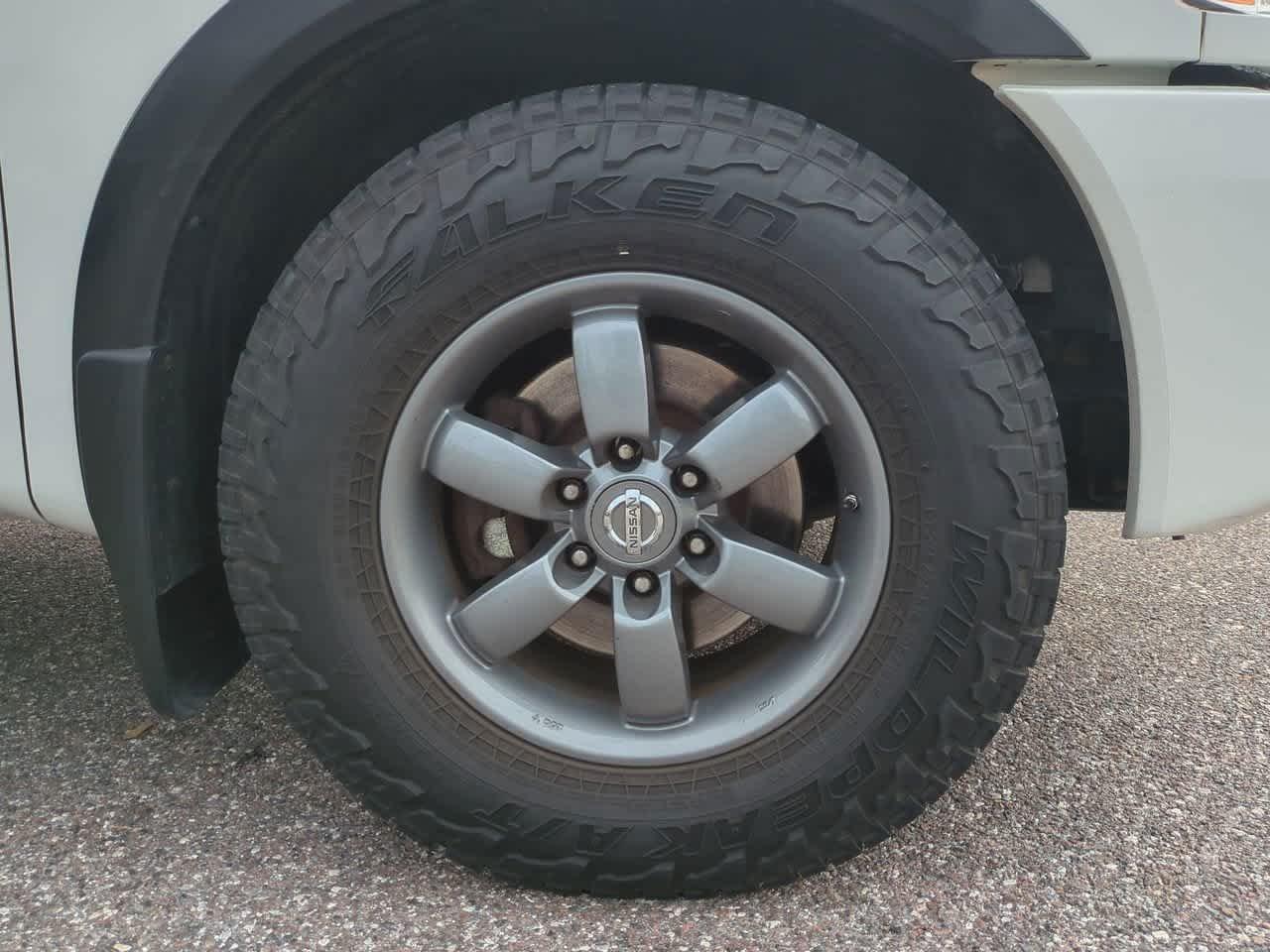 Nissan Titan Pro-4X 4Wd Crew Cab - Thumbnail 12