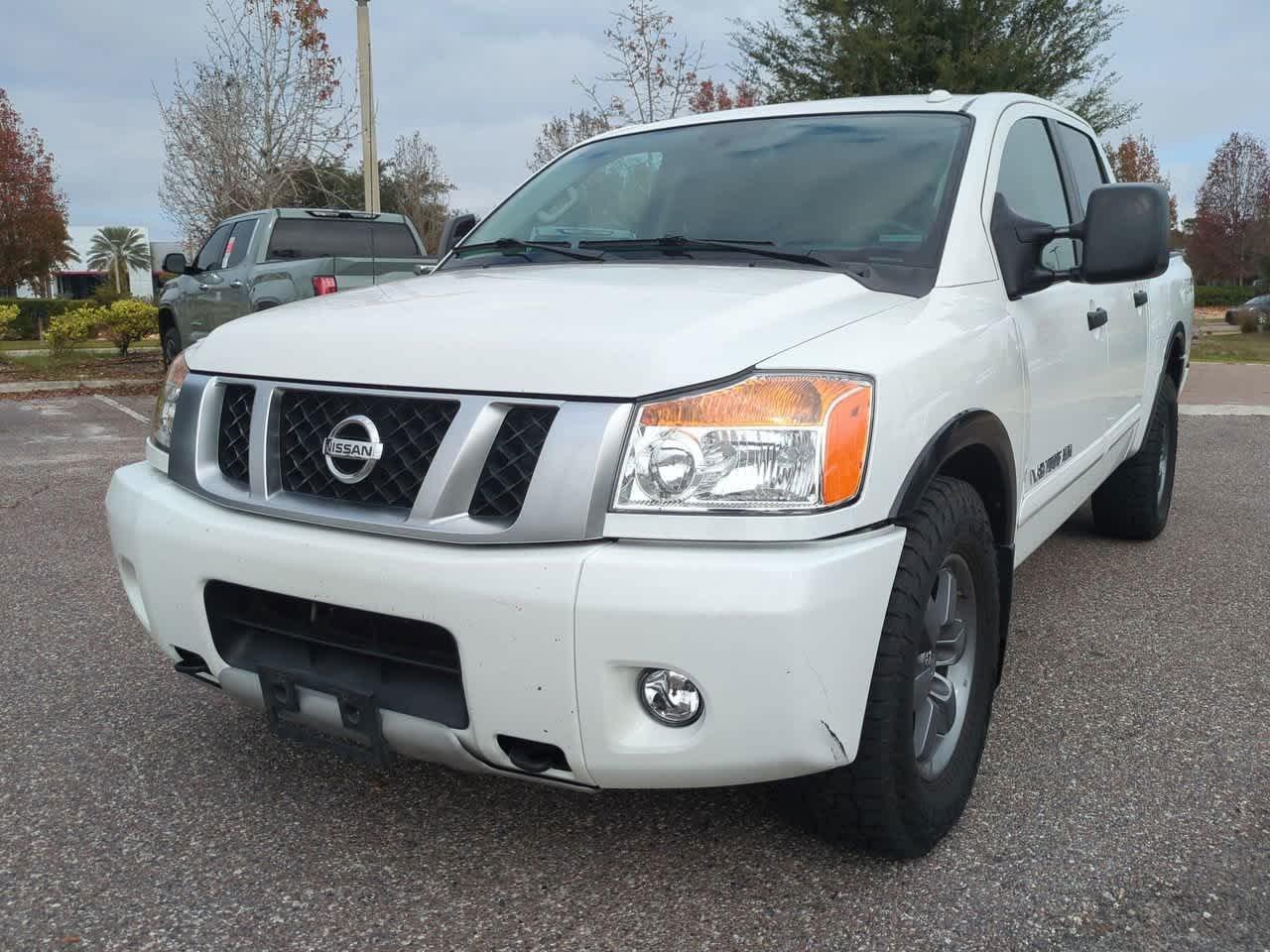 Nissan Titan Pro-4X 4Wd Crew Cab - Thumbnail 3