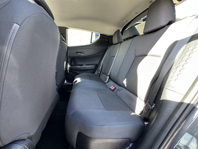 Toyota C-HR - Thumbnail 14