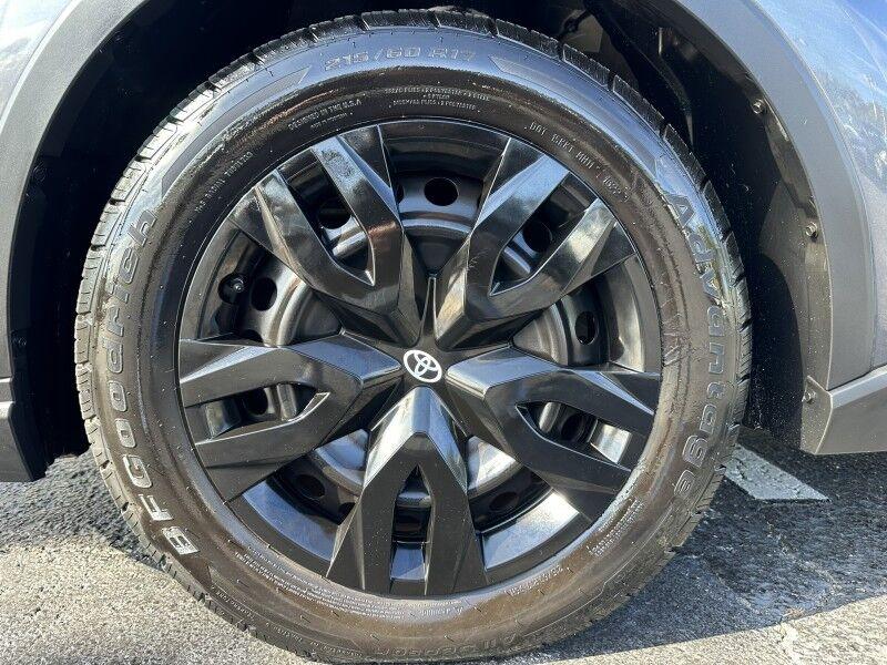 Toyota C-HR - Thumbnail 11