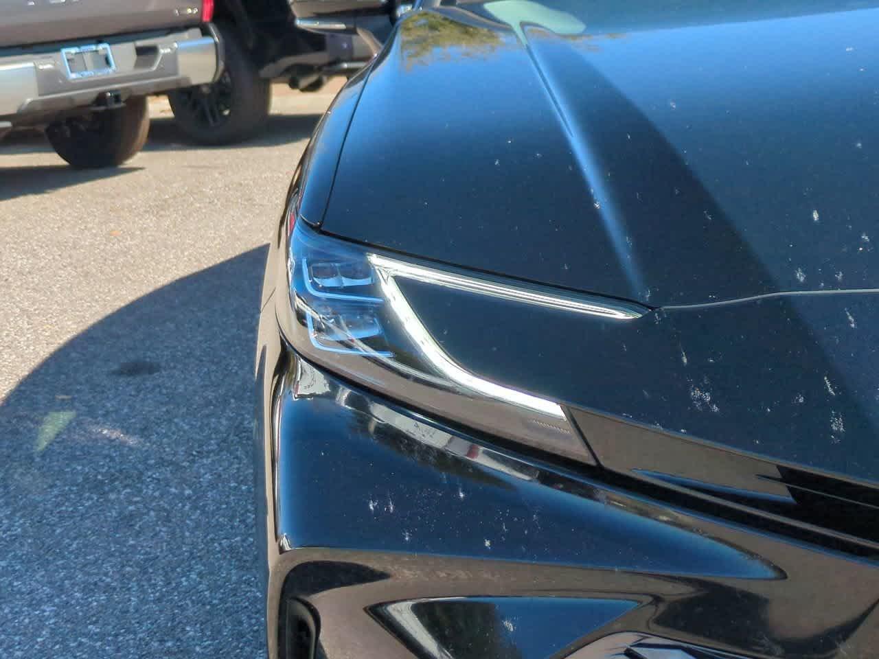 Toyota Camry Xle With Navigation - Thumbnail 11