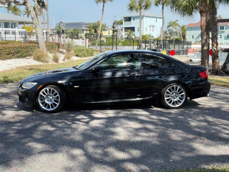 Bmw 3-Series 328I Coupe - Thumbnail 3