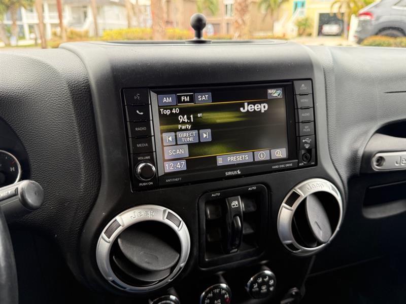 Jeep Wrangler Unlimited Sahara 4Wd - Thumbnail 19