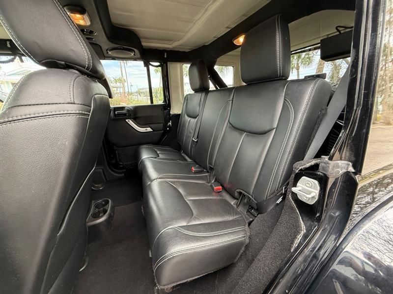 Jeep Wrangler Unlimited Sahara 4Wd - Thumbnail 11