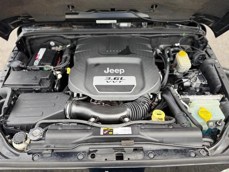 Jeep Wrangler Unlimited Sahara 4Wd - Thumbnail 8