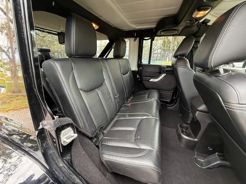 Jeep Wrangler Unlimited Sahara 4Wd - Thumbnail 14