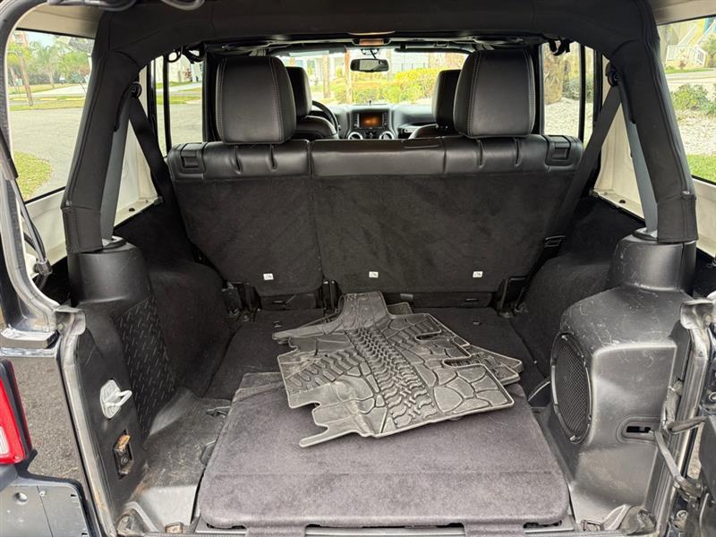 Jeep Wrangler Unlimited Sahara 4Wd - Thumbnail 13