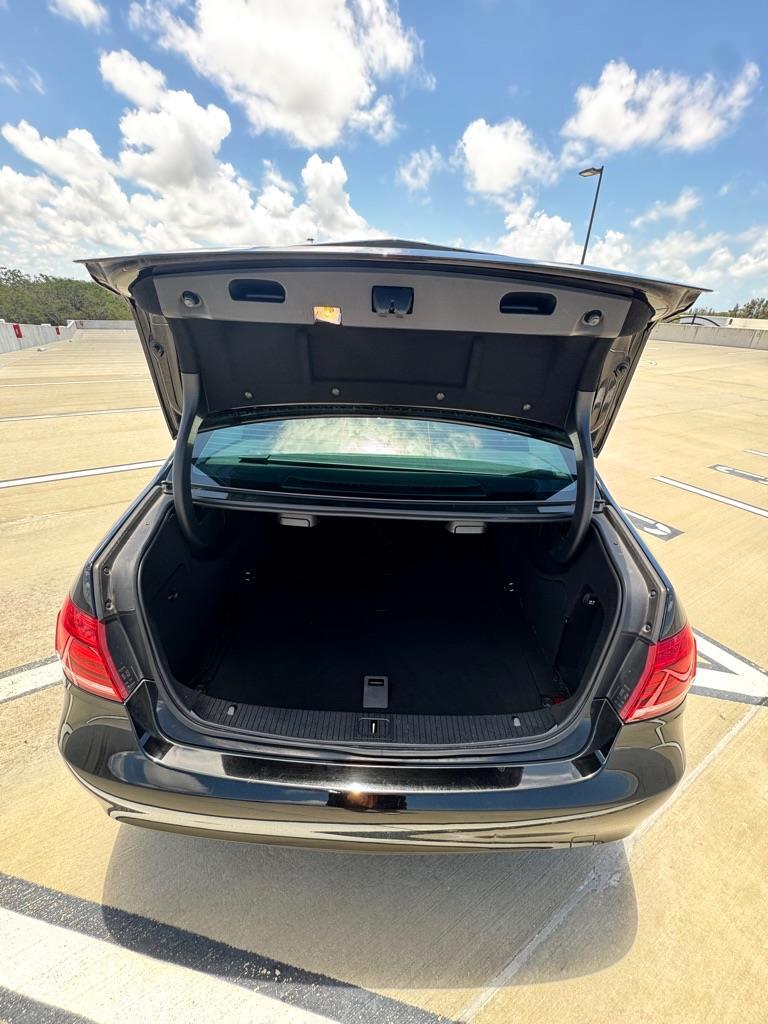 Mercedes-Benz E-Class E350 Sedan - Thumbnail 15