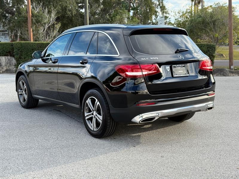 Mercedes-Benz Glc-Class Glc300 4Matic - Thumbnail 4