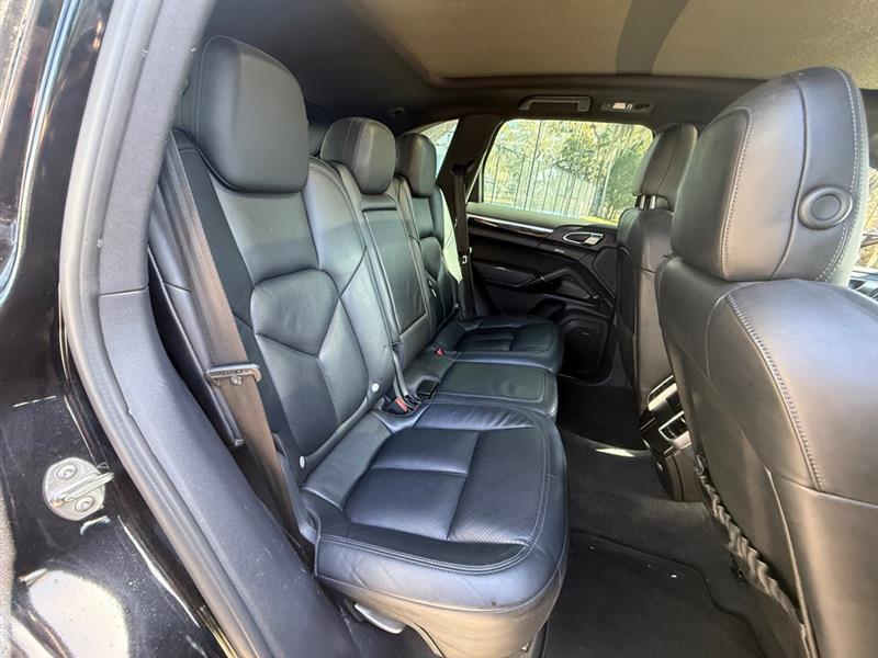 Porsche Cayenne S - Thumbnail 16