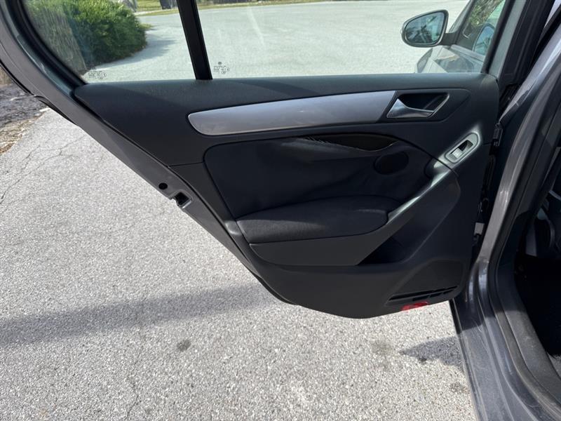 Volkswagen Golf 2.5L 4-Door Pzev - Thumbnail 13