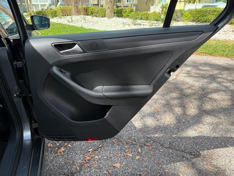 Volkswagen Jetta 1.4T S 6A - Thumbnail 19