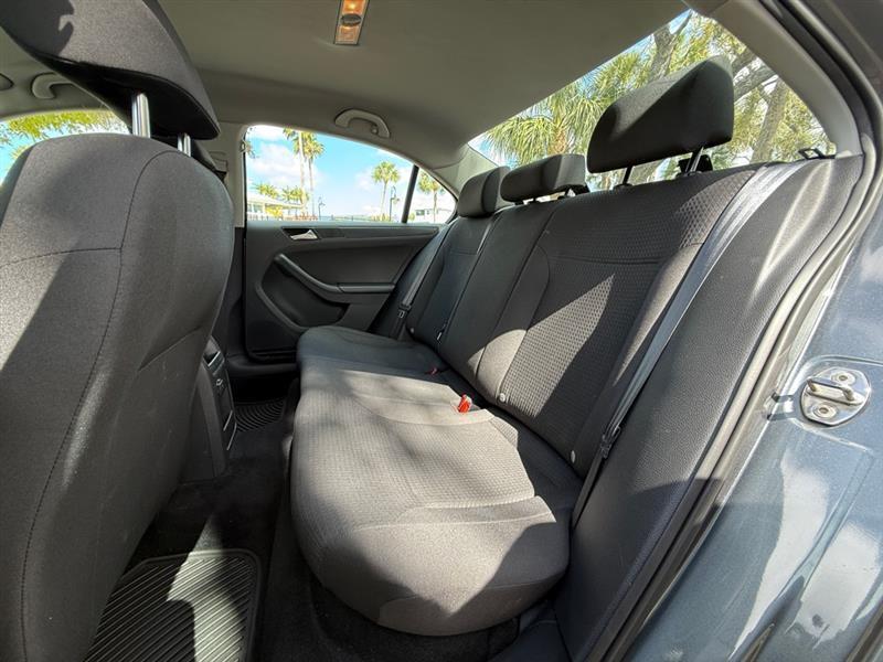 Volkswagen Jetta 1.4T S 6A - Thumbnail 13