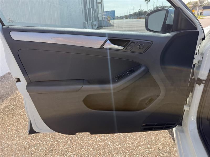 Volkswagen Jetta 1.4T S 6A - Thumbnail 10