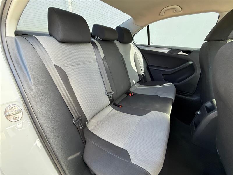 Volkswagen Jetta 1.4T S 6A - Thumbnail 15