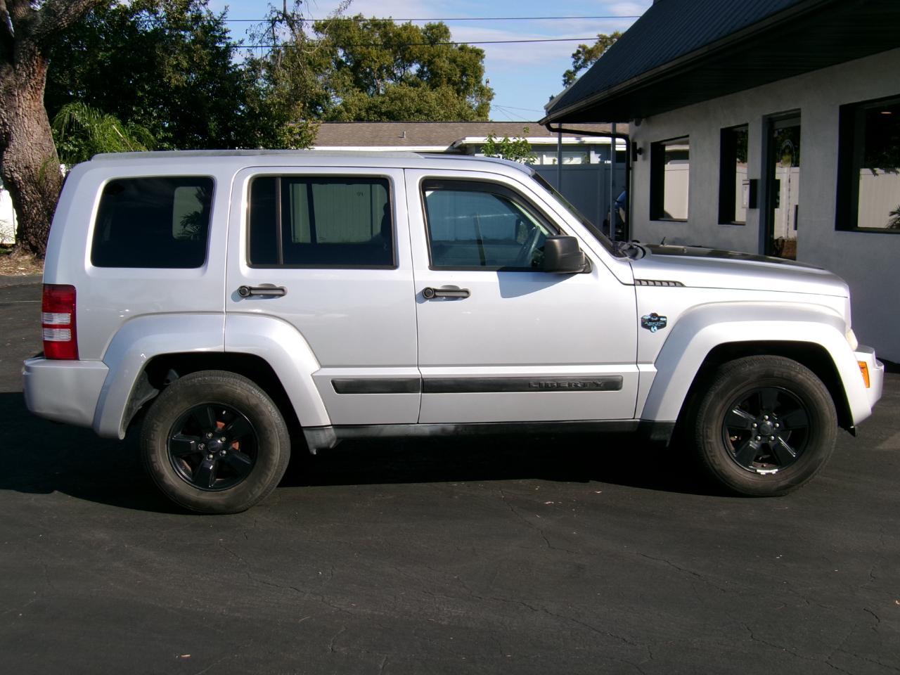 Jeep Libertyarctic 4Wd - Thumbnail 13