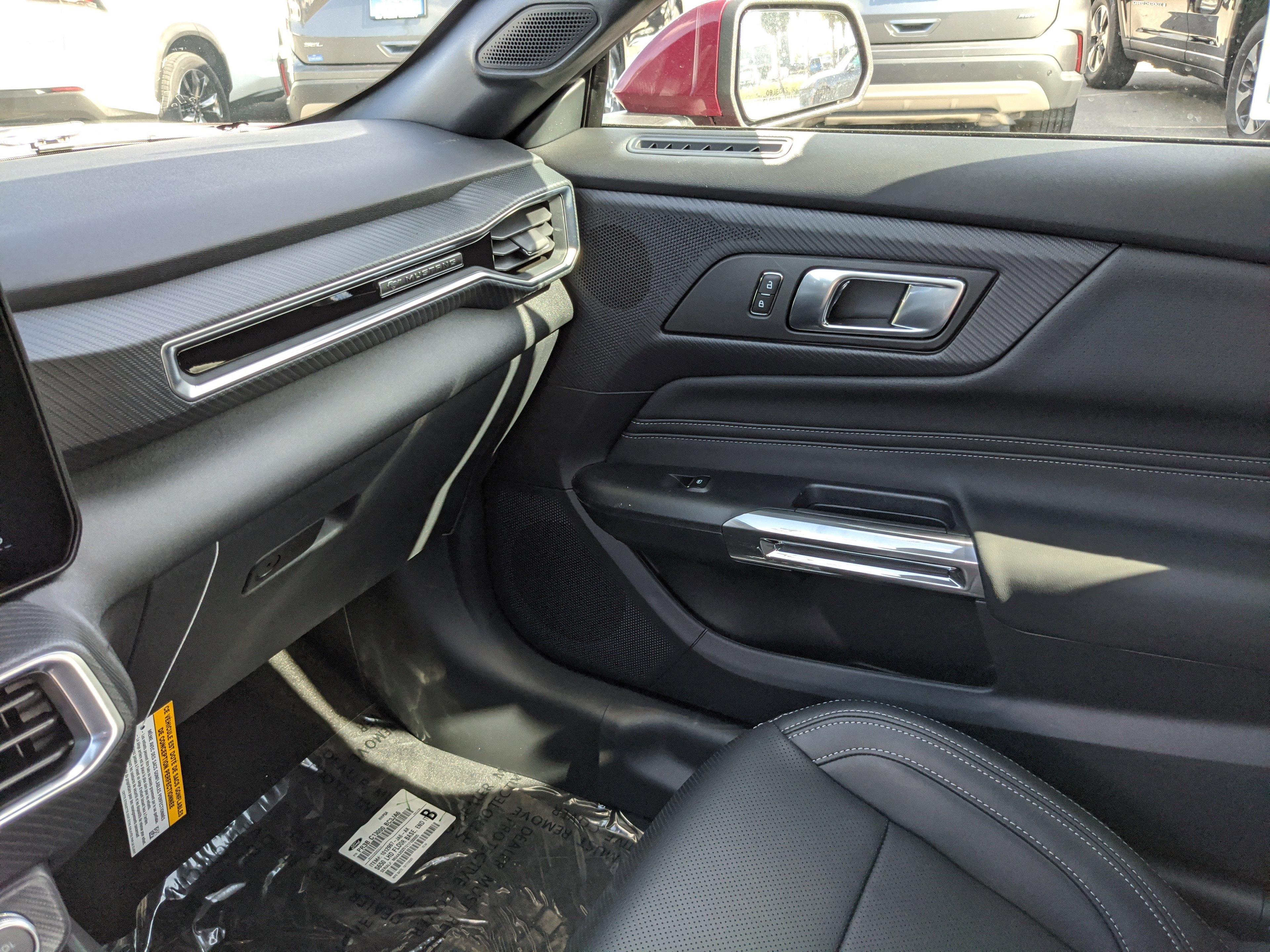 Ford Mustang Ecoboost Premium - Thumbnail 16