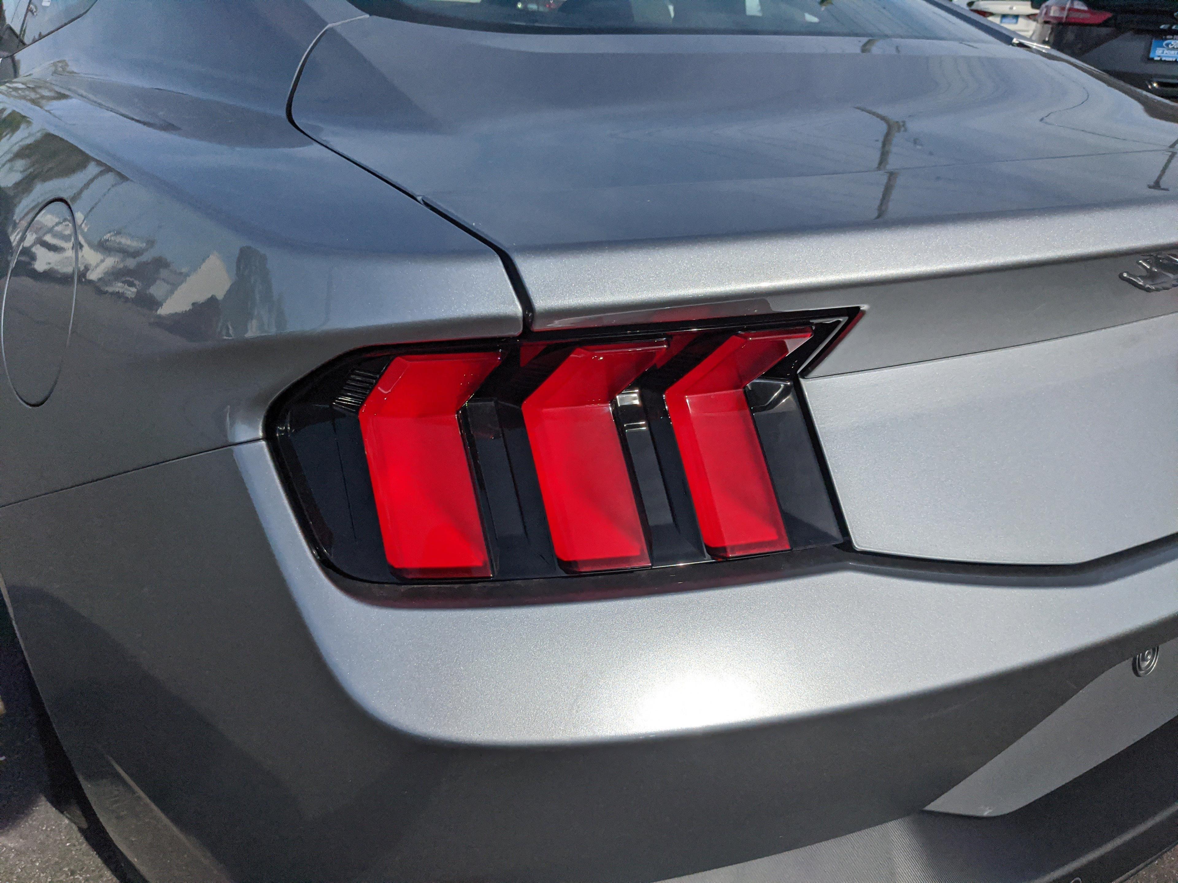 Ford Mustang Ecoboost - Thumbnail 12