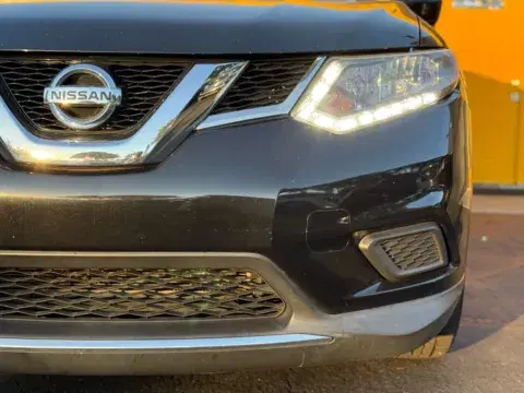 Nissan Rogue S Sport Utility 4D - Thumbnail 5