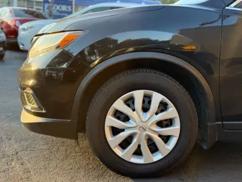 Nissan Rogue S Sport Utility 4D - Thumbnail 6