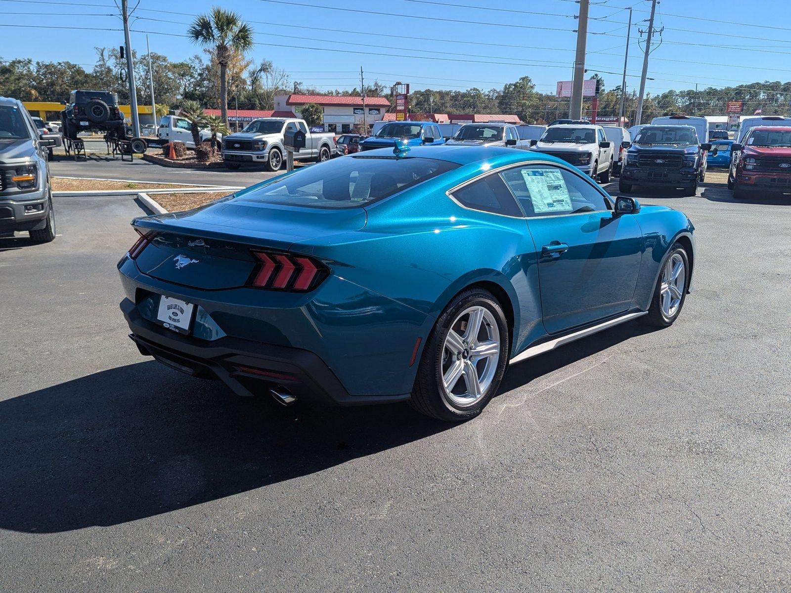 Ford Mustang Ecoboost Rwd Fastback - Thumbnail 6