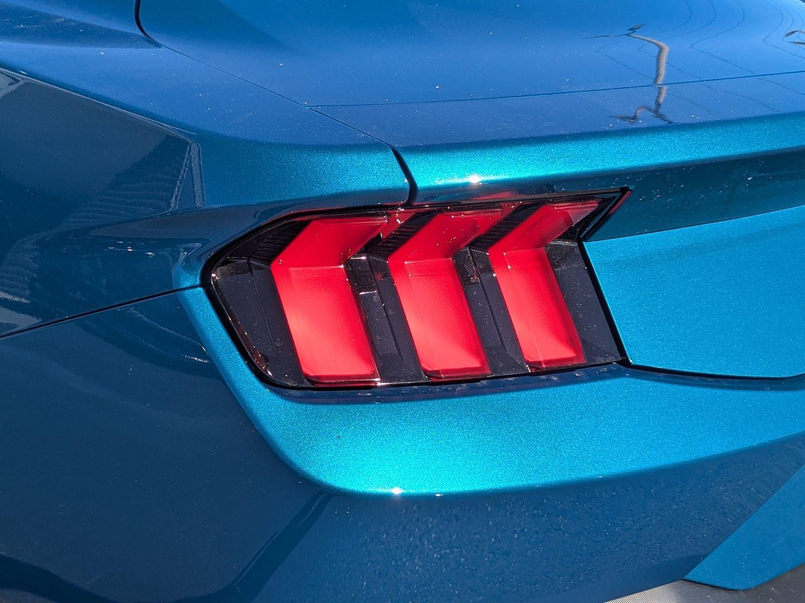 Ford Mustang Ecoboost Rwd Fastback - Thumbnail 9