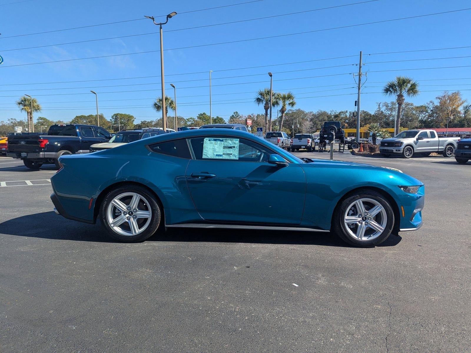 Ford Mustang Ecoboost Rwd Fastback - Thumbnail 5