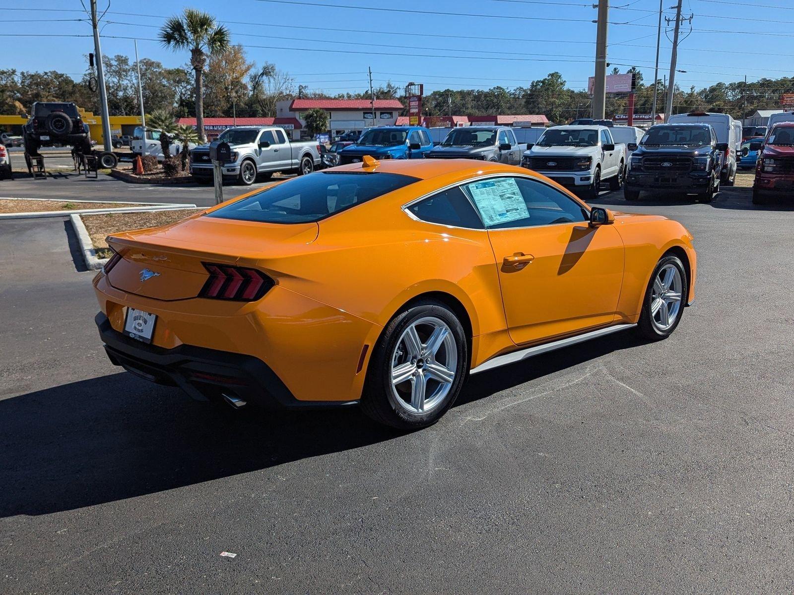 Ford Mustang Ecoboost Rwd Fastback - Thumbnail 5