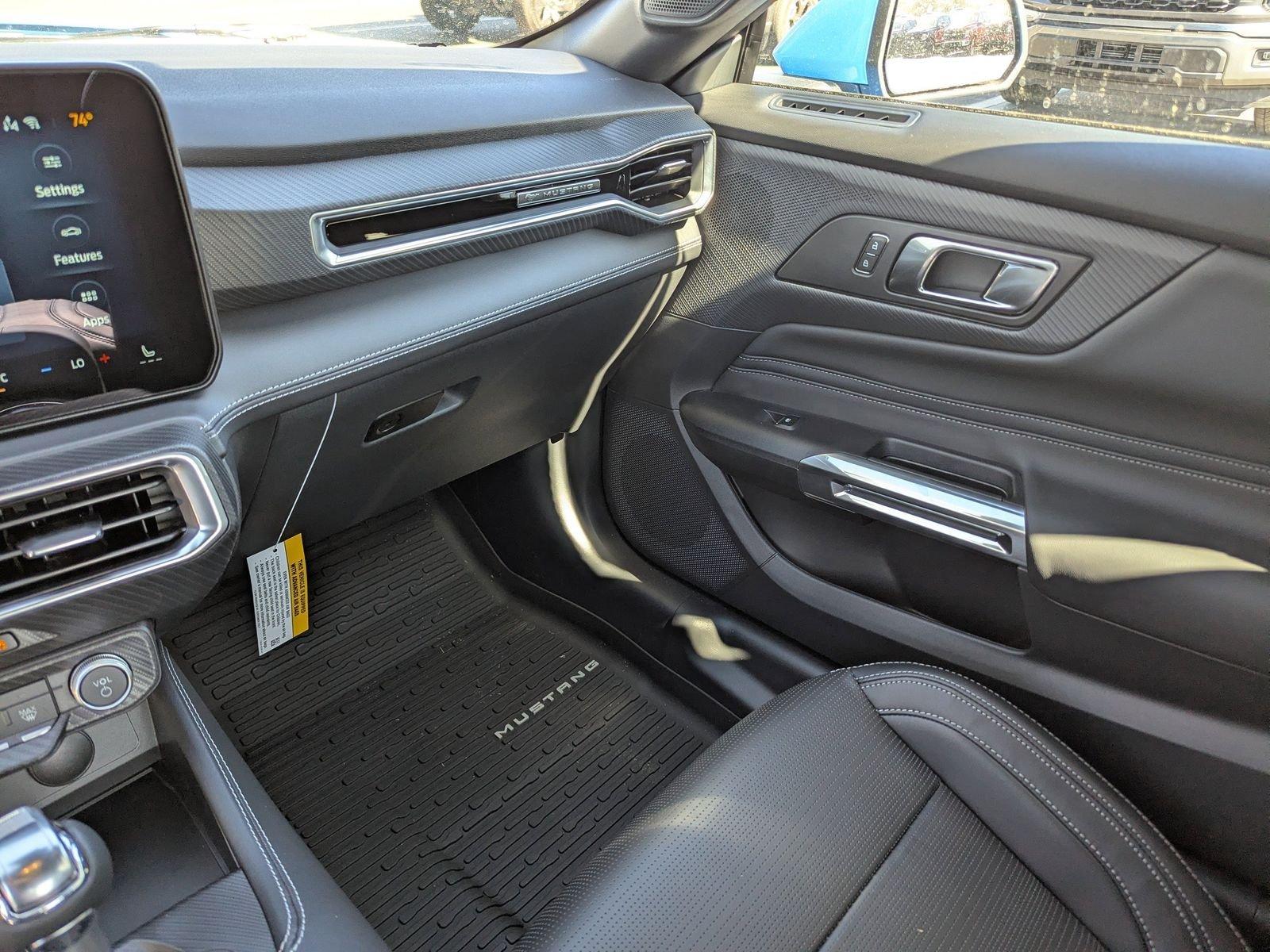 Ford Mustang Ecoboost Premium Rwd Fastback - Thumbnail 13