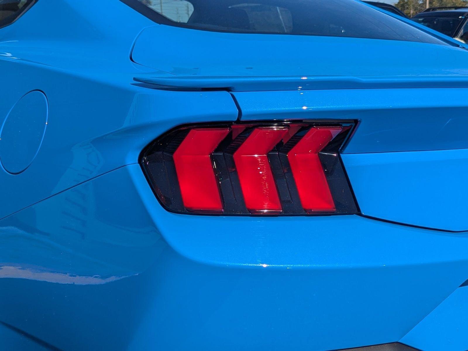 Ford Mustang Ecoboost Premium Rwd Fastback - Thumbnail 8