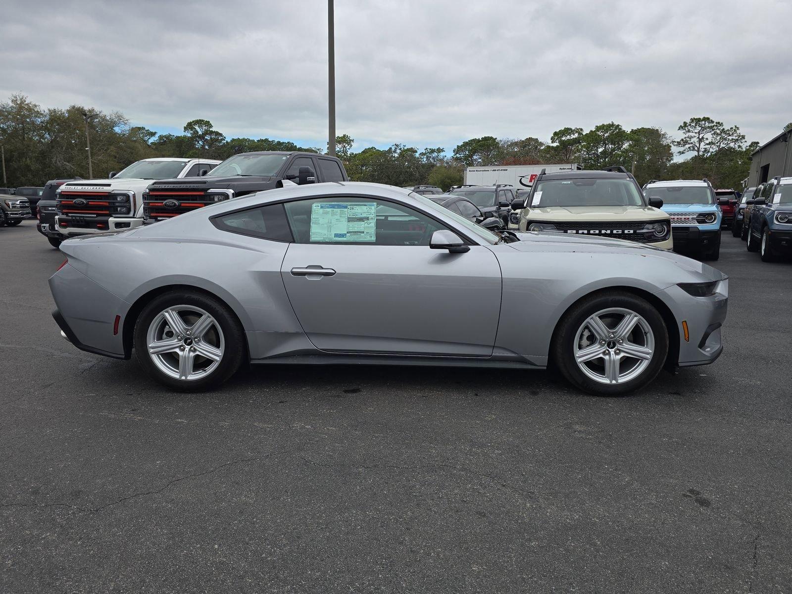 Ford Mustang Ecoboost Rwd Fastback - Thumbnail 4