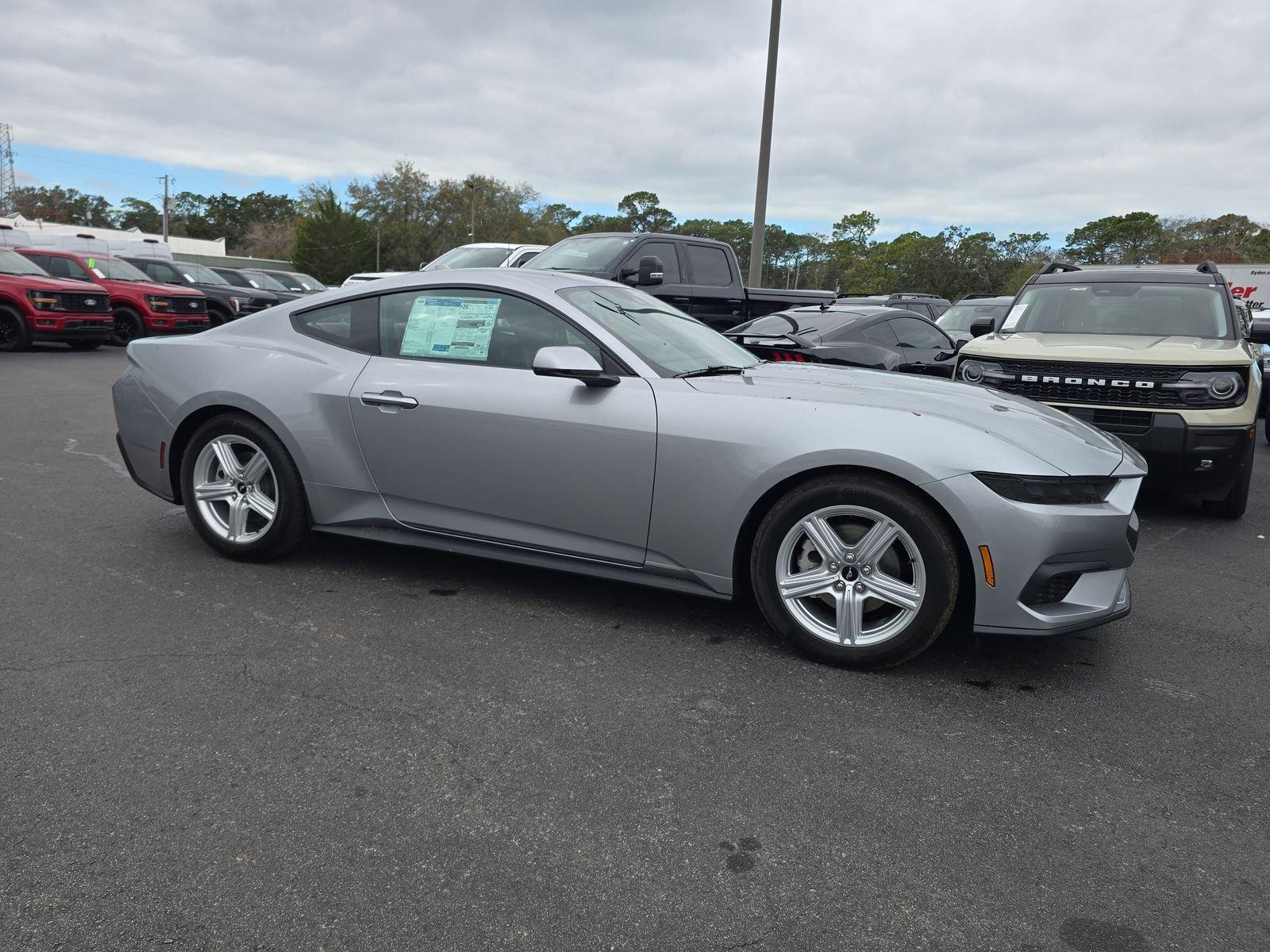 Ford Mustang Ecoboost Rwd Fastback - Thumbnail 3