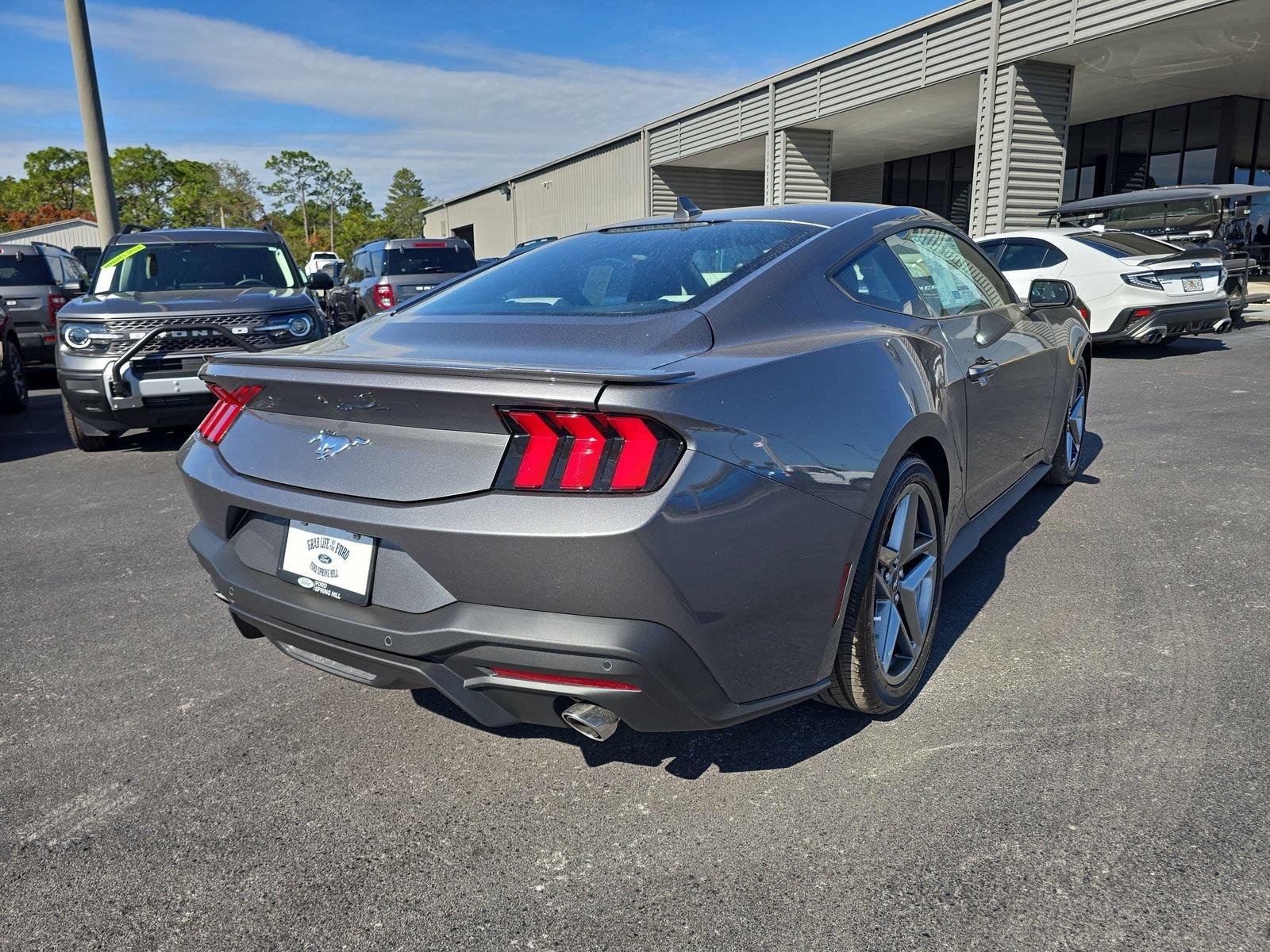 Ford Mustang Ecoboost Premium Rwd Fastback - Thumbnail 5