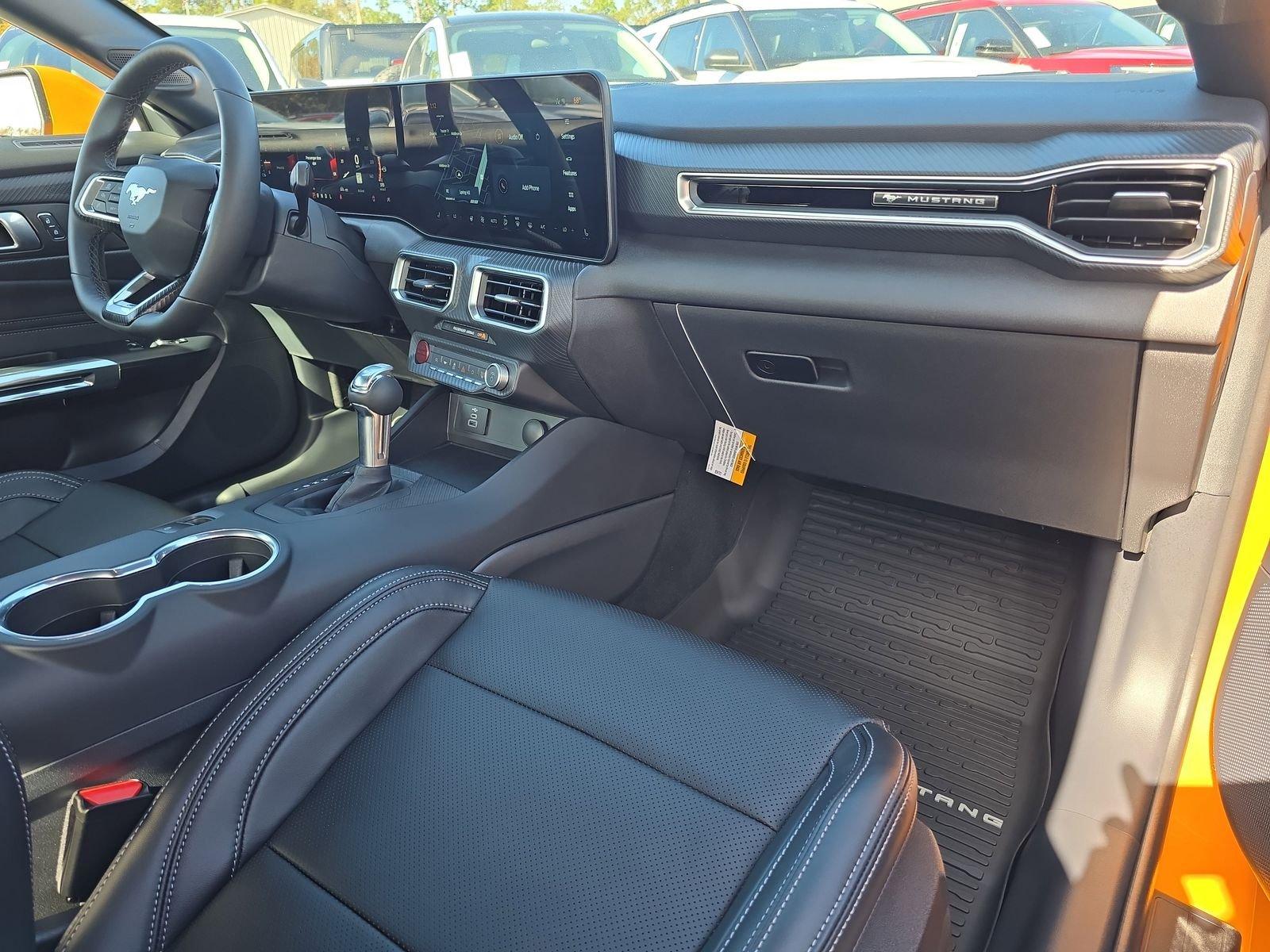 Ford Mustang Ecoboost Premium Rwd Fastback - Thumbnail 9