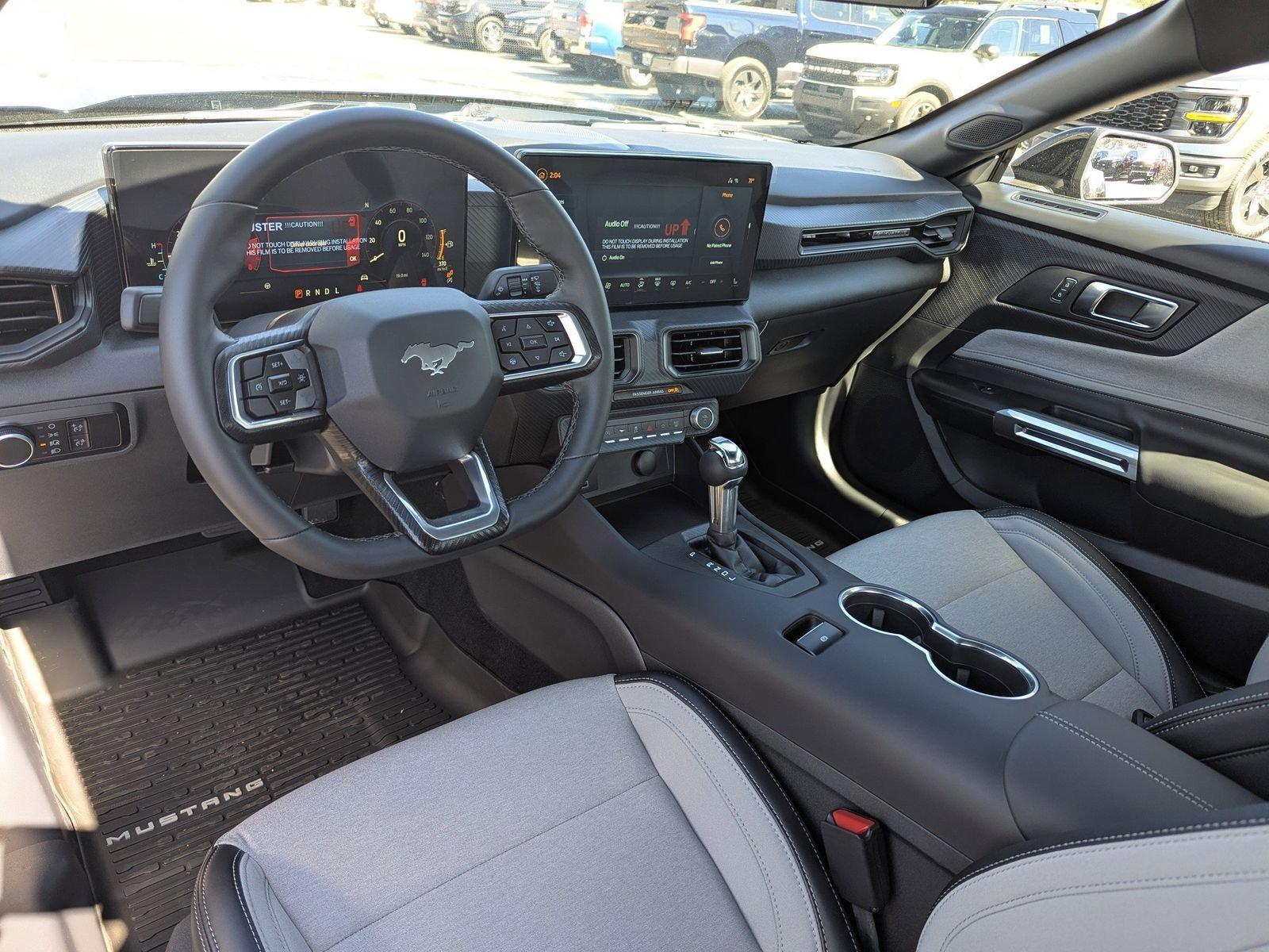 Ford Mustang Ecoboost Rwd Fastback - Thumbnail 10