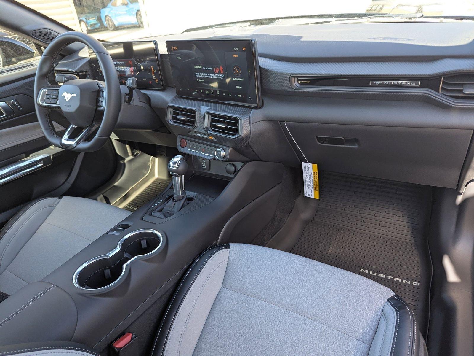 Ford Mustang Ecoboost Rwd Fastback - Thumbnail 9