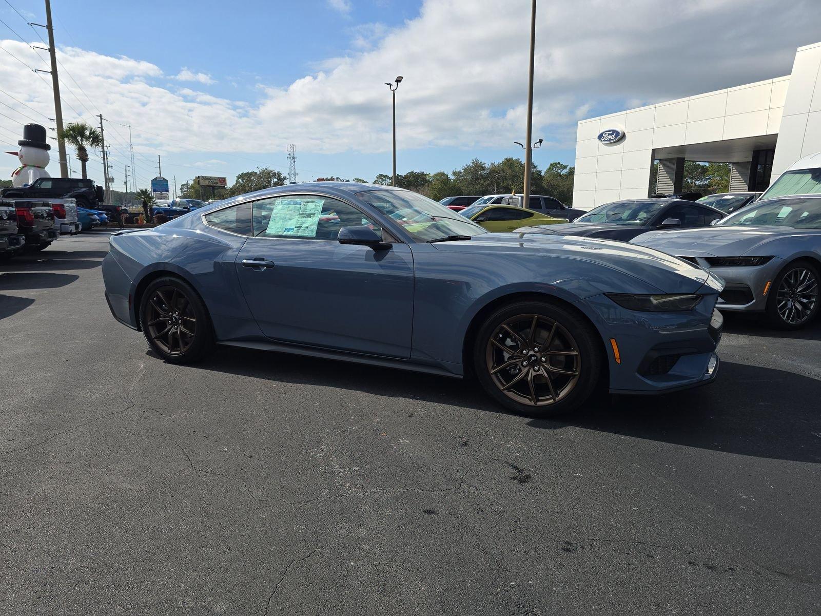 Ford Mustang Ecoboost Premium Rwd Fastback - Thumbnail 3