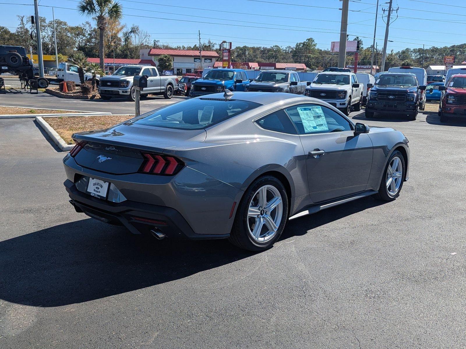 Ford Mustang Ecoboost Rwd Fastback - Thumbnail 5