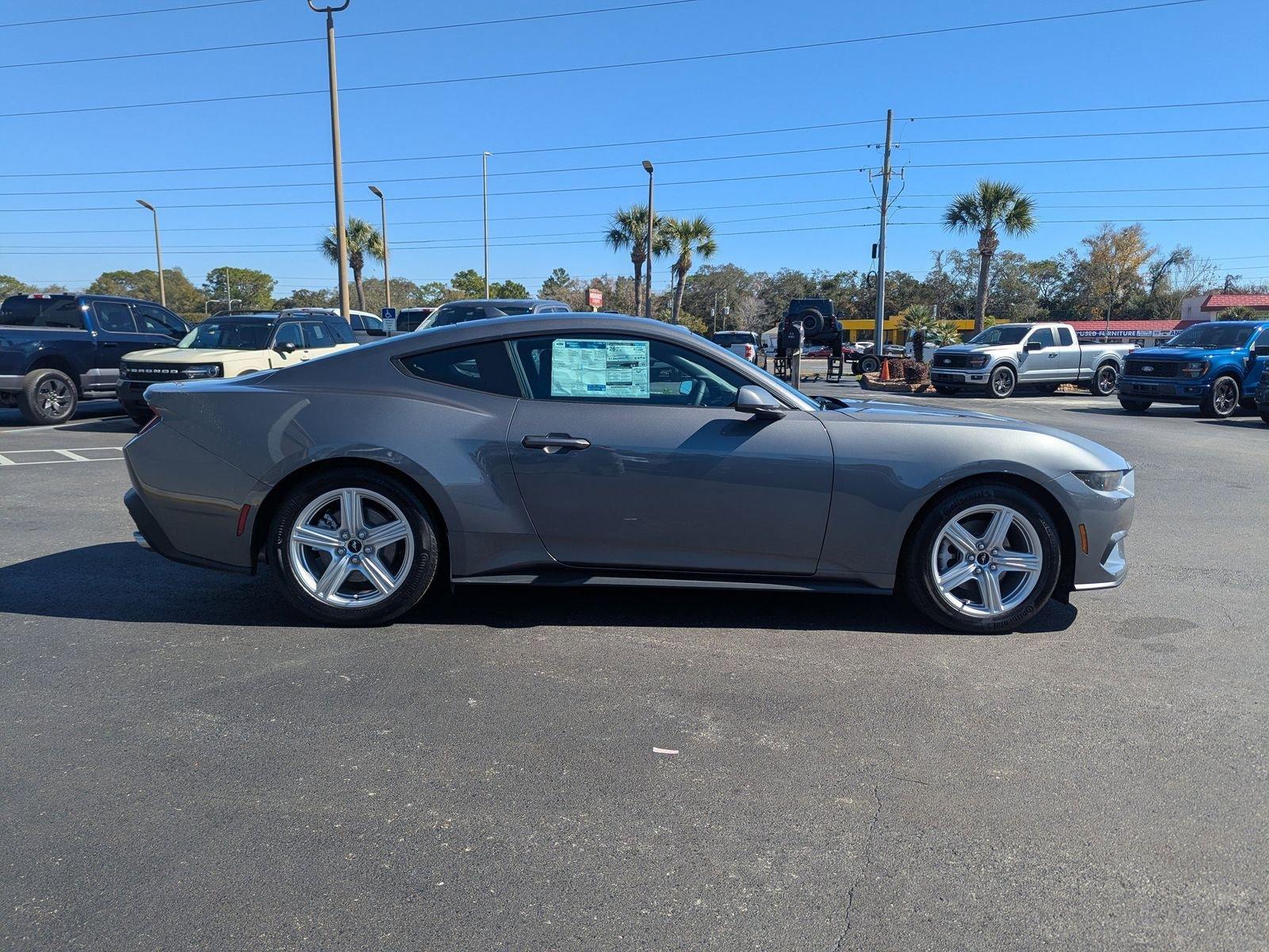 Ford Mustang Ecoboost Rwd Fastback - Thumbnail 4