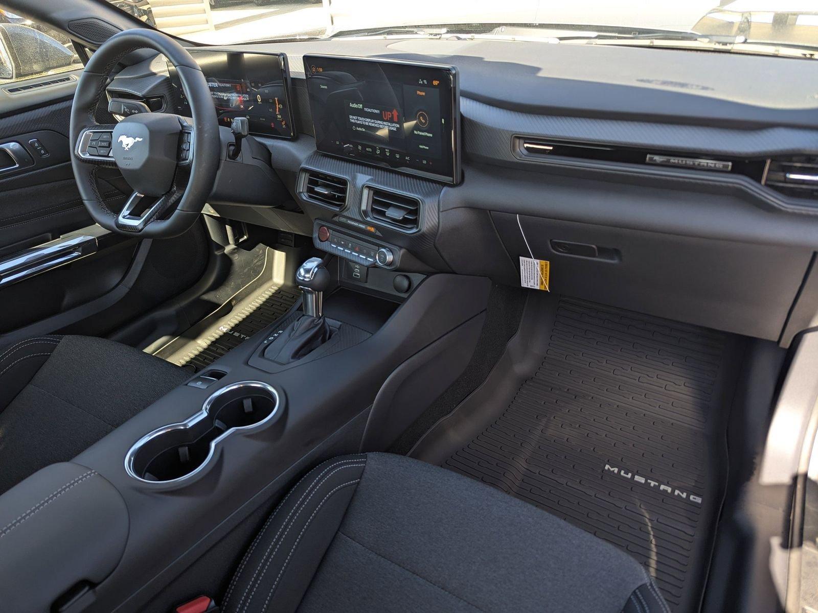 Ford Mustang Ecoboost Rwd Fastback - Thumbnail 9